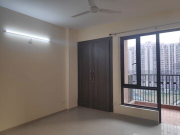 Room in 4 BHK Apartment at Logix Blossom County, Sector 137 – for Rent