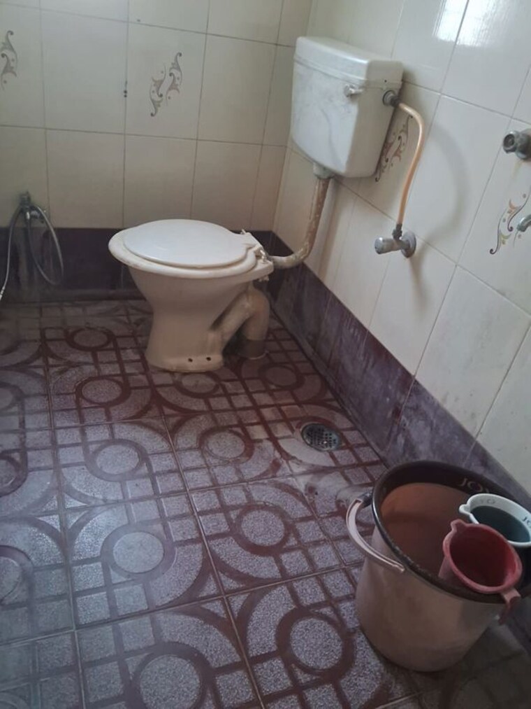 Bathroom, shri-towars 1 Bedroom 600 Sq.Ft. Apartment In Aundh Pune 10019973