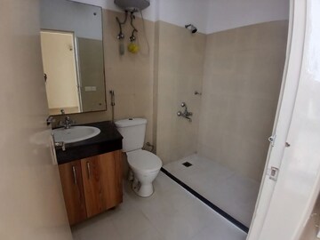 Bathroom in 2 BHK Apartment at DLF Regency Park I, Dlf Phase iv – for Rent