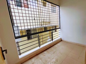 Room in 3 BHK Apartment at Hsr Layout – for Sale