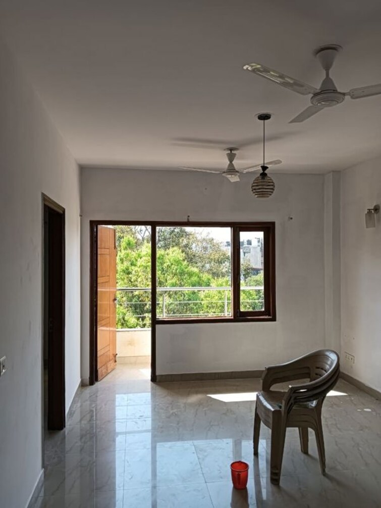 Living Room, chittaranjan park 2 Bedroom 1125 Sq.Ft. Builder Floor In Chittaranjan Park Delhi 10019983