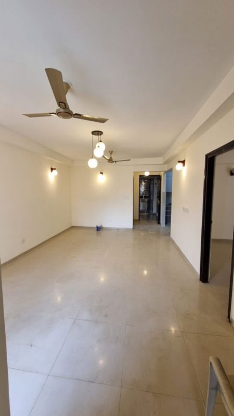 Room, logix-blossom-county 2.5 Bedroom 1200 Sq.Ft. Apartment In Sector 137 Noida 10019993