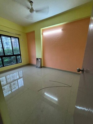 Room in 2 BHK Apartment at Aliganj – for Rent