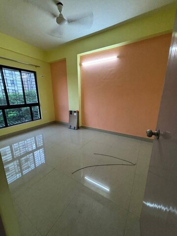 Room in 2 BHK Apartment at Aliganj – for Rent