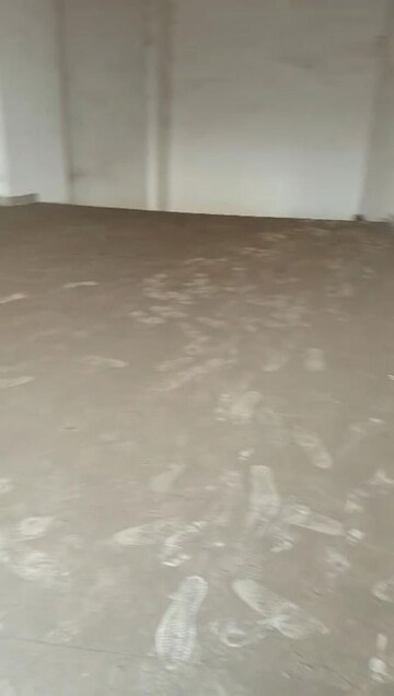 Room in  Warehouse at Chinar Park – for Rent