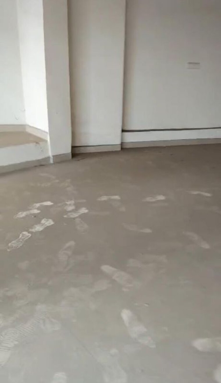 Room, chinar park Commercial Warehouse 2000 Sq.Ft. In Chinar Park Kolkata 10020067