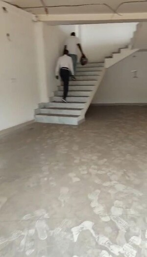  Warehouse For Rent in Chinar Park