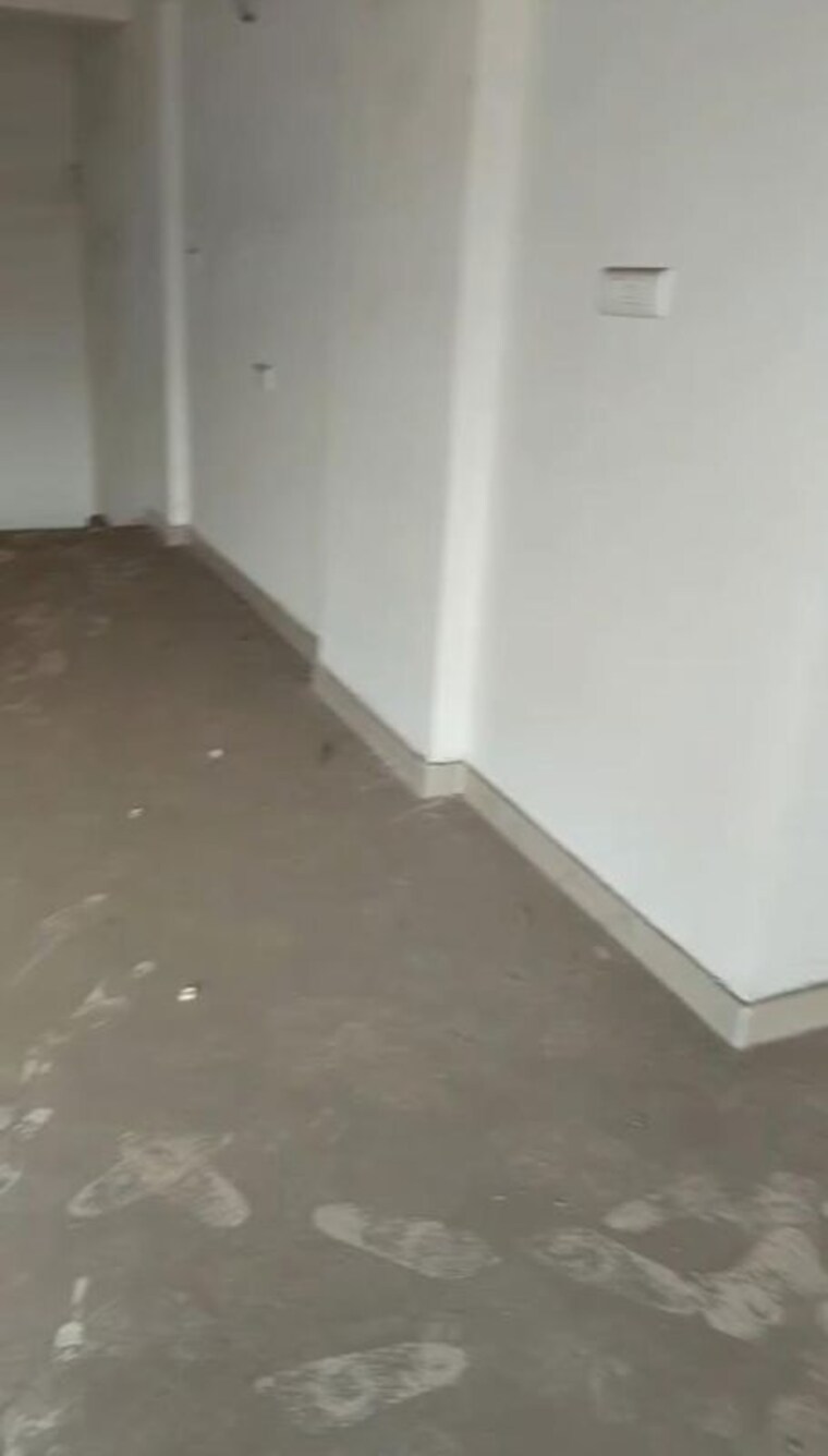 Room, chinar park Commercial Warehouse 2000 Sq.Ft. In Chinar Park Kolkata 10020067