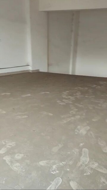 Room in  Warehouse at Chinar Park – for Rent