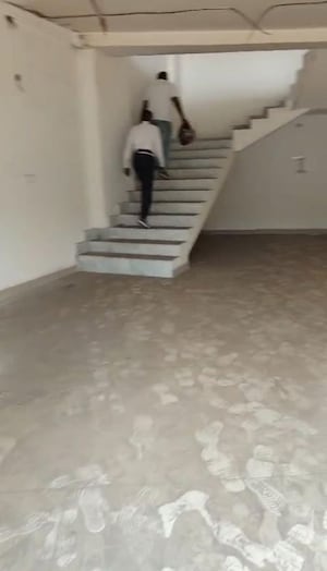 Room in  Warehouse at Chinar Park – for Rent