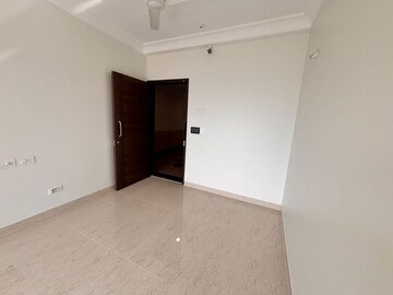 Room in 1 BHK Apartment at K Raheja Raheja Residency, Malad East – for Rent