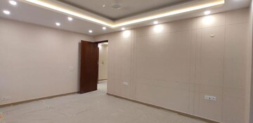 Room in 4 BHK Builder Floor at Sector 15 – for Sale