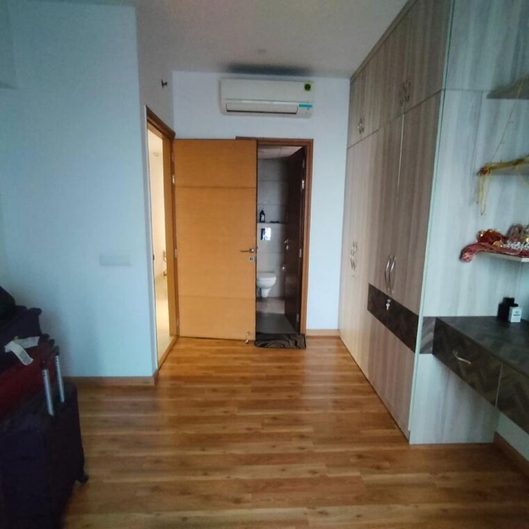 Room, tata-gurgaon-gateway 3.5 Bedroom 2500 Sq.Ft. Apartment In Bajghera Gurgaon 10020191