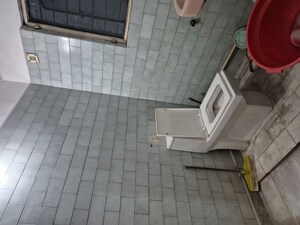 Bathroom in 1 RK Builder Floor at Mayur Vihar – for Rent