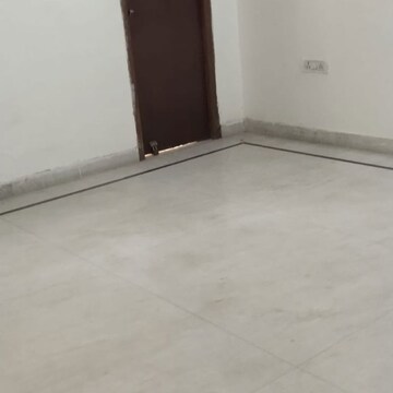 Room in 2.5 BHK Builder Floor at Palam Vihar Residents Association, Palam Vihar – for Rent