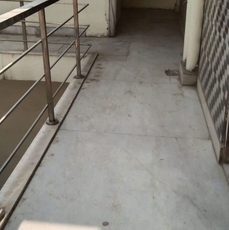 Balcony, palam-vihar-residents-association 2.5 Bedroom 1100 Sq.Ft. Builder Floor In Palam Vihar Gurgaon 10020292