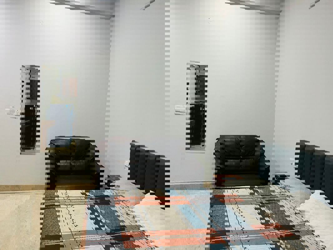 3 BHK 300 Sq.Yd. Builder Floor in Raheja The Delhi Mall