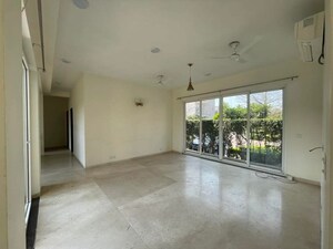 Room in 4 BHK Villa at BPTP Amstoria, Sector 102 – for Rent