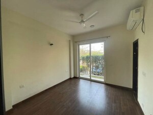 Room in 4 BHK Villa at BPTP Amstoria, Sector 102 – for Rent
