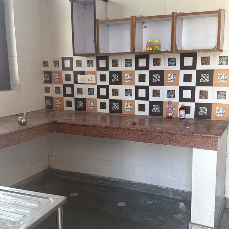 Kitchen, palam-vihar-residents-association 1.5 Bedroom 700 Sq.Ft. Builder Floor In Palam Vihar Gurgaon 10020316