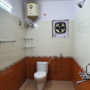 Bathroom in 2 BHK Builder Floor at New Patliputra Colony – for Rent