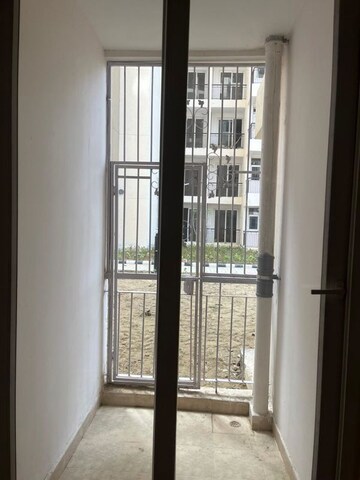 Room in 2 BHK Apartment at Amrapali Riverview, Amrapali Leisure Valley – for Rent