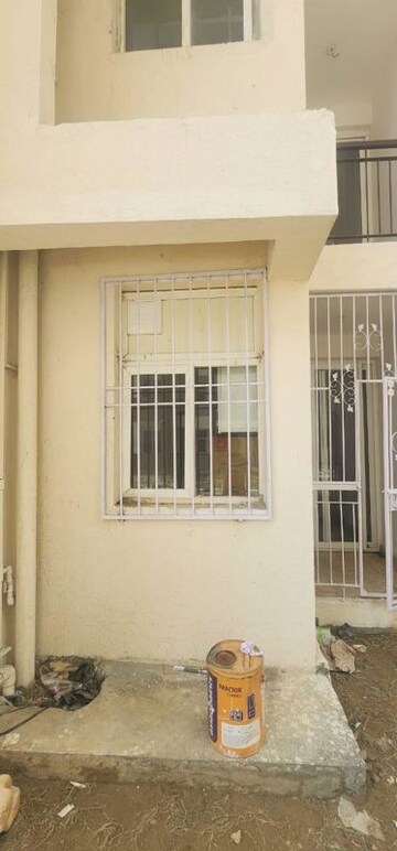 Room in 2 BHK Apartment at Amrapali Riverview, Amrapali Leisure Valley – for Rent