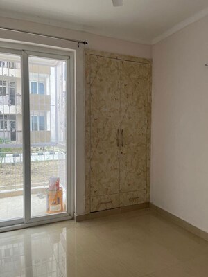 Room in 2 BHK Apartment at Amrapali Riverview, Amrapali Leisure Valley – for Rent