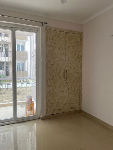 Room in 2 BHK Apartment at Amrapali Riverview, Amrapali Leisure Valley – for Rent