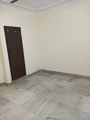 Room in 1 BHK Builder Floor at Lajpat Nagar ii – for Rent