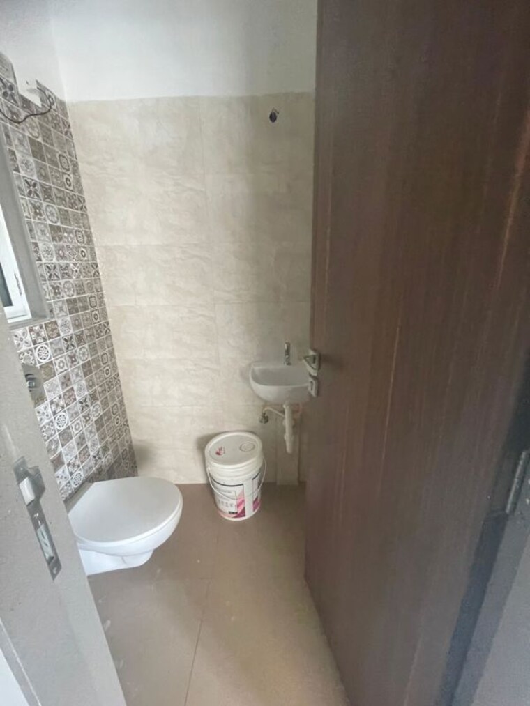 Bathroom, panthbagar-sarw-mangalm-chs 2 Bedroom 600 Sq.Ft. Apartment In Ghatkopar East Mumbai 10020357