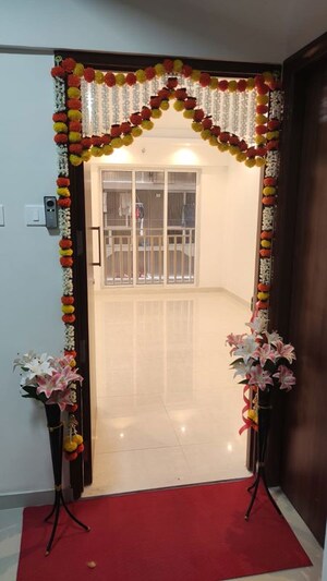 Furnished Amenities in 2 BHK Apartment at Panthbagar Sarw Mangalm CHS, Ghatkopar East – for Rent