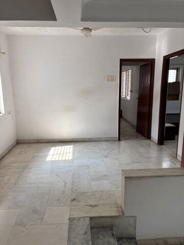 Room in 2 BHK Apartment at Sujal Apartments, Santacruz West – for Rent