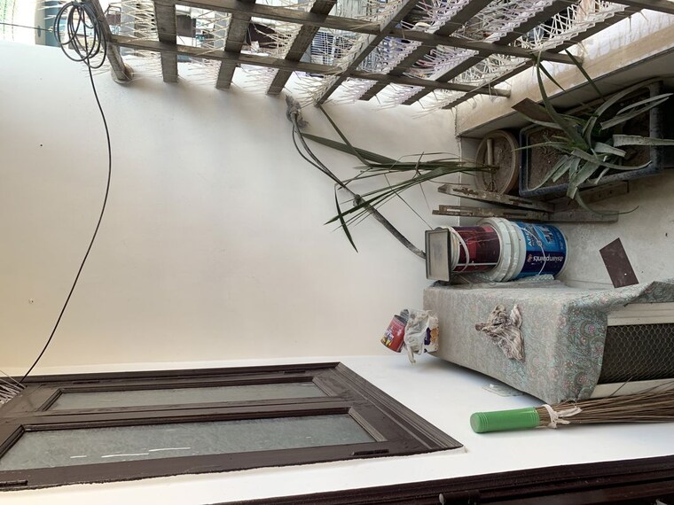 Balcony, jogabai extension 3 Bedroom 95 Sq.Yd. Apartment In Jogabai Extension Delhi 8923179