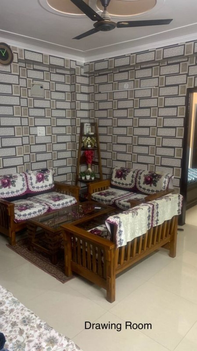 Living Room, jogabai extension 3 Bedroom 95 Sq.Yd. Apartment In Jogabai Extension Delhi 8923179