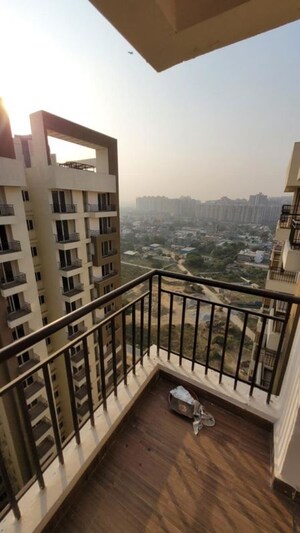 2 BHK Apartment – Exterior View View at Amrapali Golf Homes, Sector 4 Greater Noida - for Rent