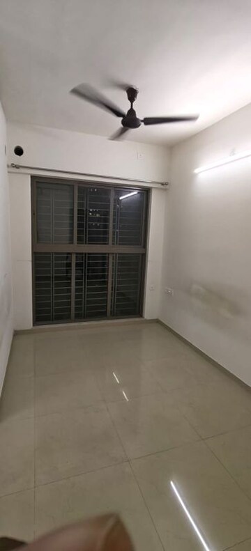 Room in 1 BHK Apartment at Lodha Vista, Lower Parel – for Rent