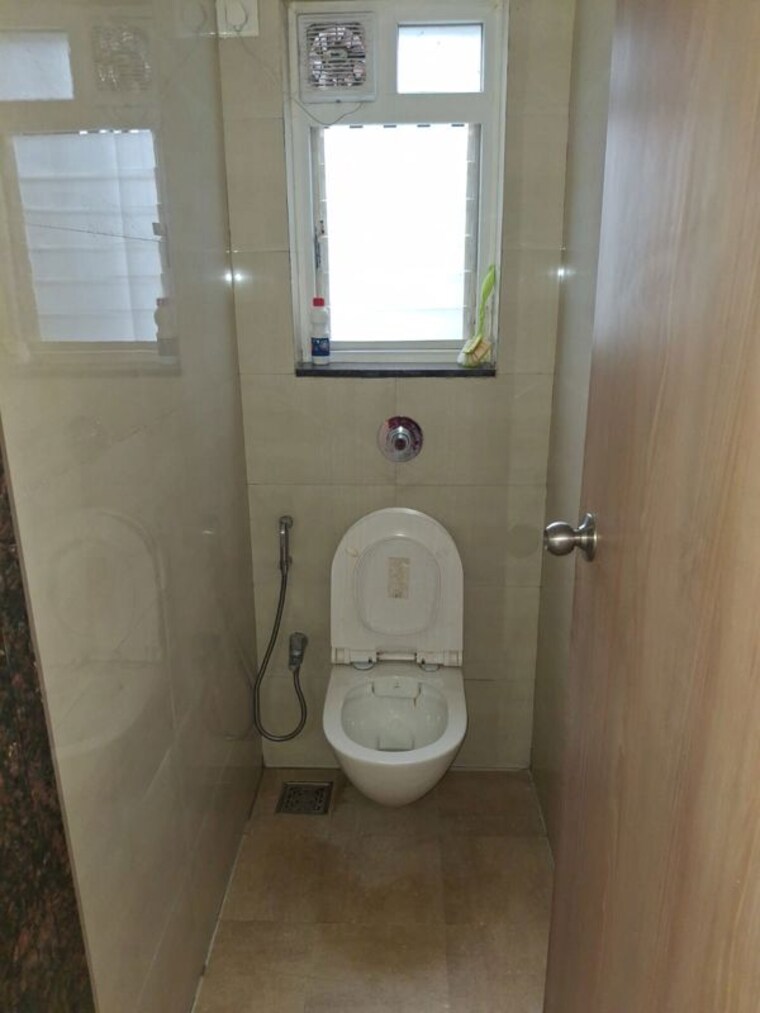 Bathroom, dadar west 1 Bedroom 400 Sq.Ft. Apartment In Dadar West Mumbai 10020379