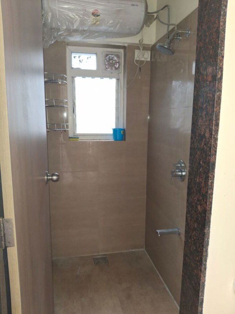 Bathroom, dadar west 1 Bedroom 400 Sq.Ft. Apartment In Dadar West Mumbai 10020379