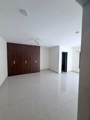 Room in 3 BHK Apartment at Cooke Town – for Rent