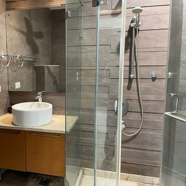 Bathroom, greater kailash ii 3 Bedroom 2500 Sq.Ft. Builder Floor In Greater Kailash ii Delhi 10020454