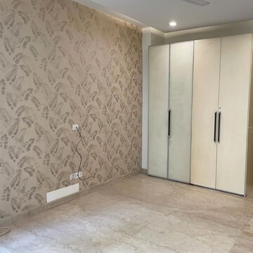 Room in 3 BHK Builder Floor at Greater Kailash ii – for Rent