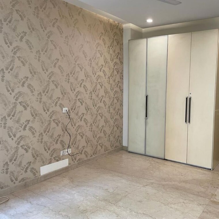 Room, greater kailash ii 3 Bedroom 2500 Sq.Ft. Builder Floor In Greater Kailash ii Delhi 10020454