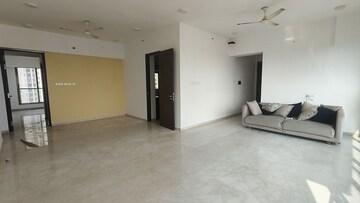 Room in 3.5 BHK Apartment at Celestia Spaces, Parel – for Rent