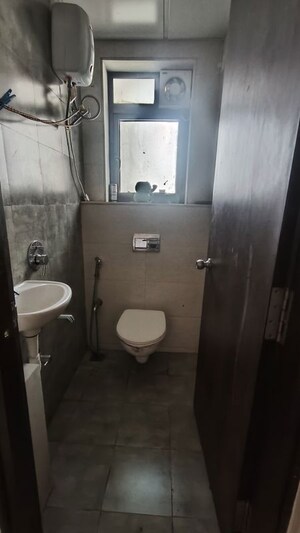 Bathroom in 3.5 BHK Apartment at Celestia Spaces, Parel – for Rent