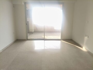 Room in 3.5 BHK Apartment at Lokhandwala Minerva Mahalaxmi, Mahalaxmi – for Rent