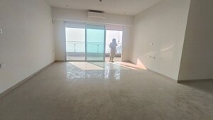 Room in 3.5 BHK Apartment at Lokhandwala Minerva Mahalaxmi, Mahalaxmi – for Rent