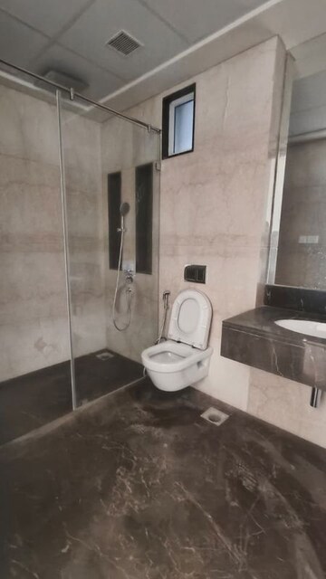 Bathroom in 3.5 BHK Apartment at Lokhandwala Minerva Mahalaxmi, Mahalaxmi – for Rent