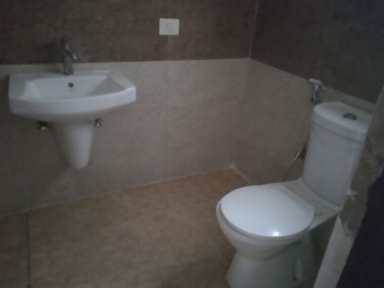 Bathroom, amrapali-leisure-valley 3.5 Bedroom 1825 Sq.Ft. Villa In Tech Zone 4 Greater Noida Greater Noida 10020479
