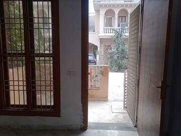 Building Lobby in 3.5 BHK Villa at Amrapali Leisure Valley, Tech Zone 4 Greater Noida – for Sale